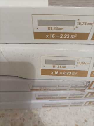 Suelo vinílico imitación parquét.