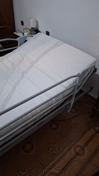 Camas articulables para enfermos