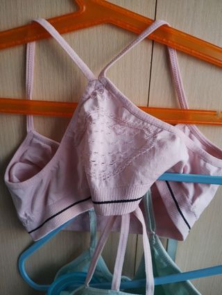 Lote tres sujetadores talla 10 años