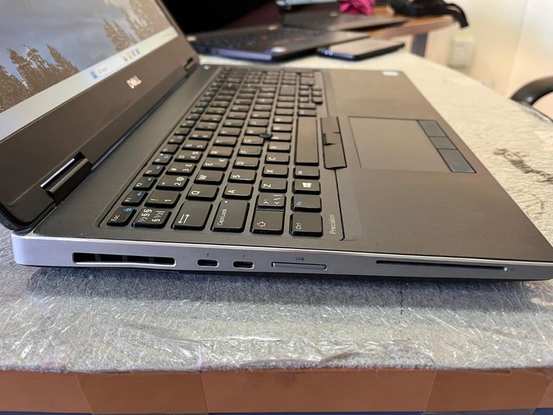 DELL PRECISION 7540 I7-9850H 32 RAM 512 GB NVME afbeelding 6