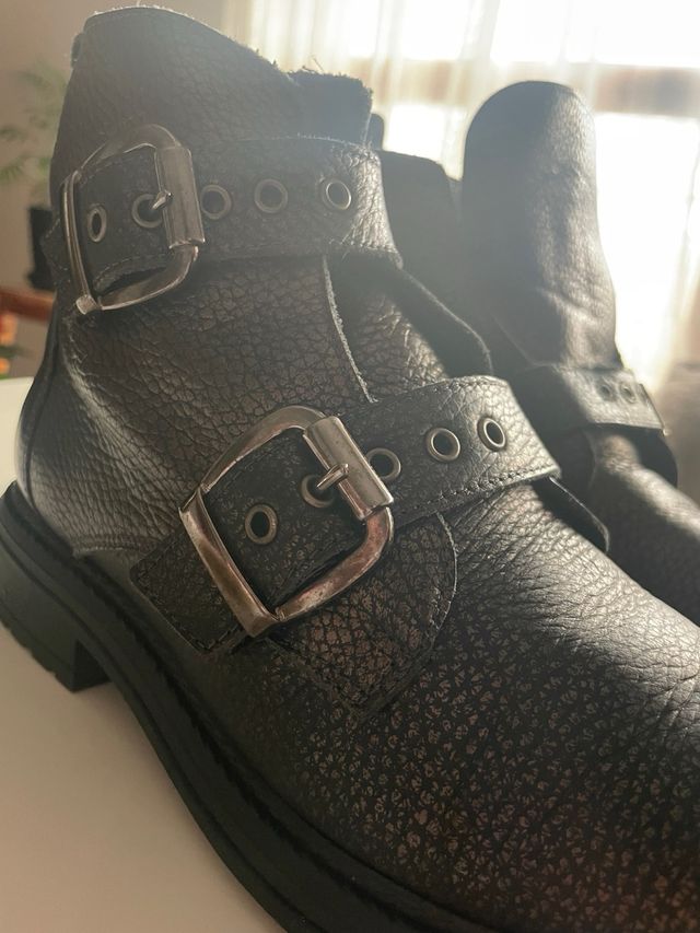Botas de piel metalizada
