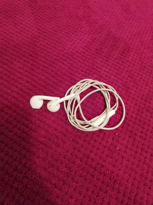 Auriculares Samsung y Apple