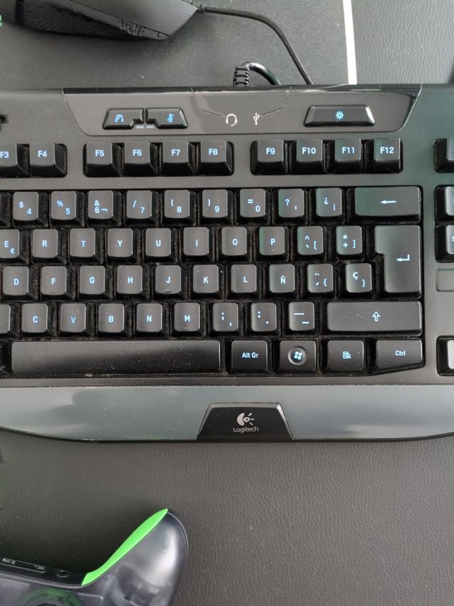 Teclado Logitech G110