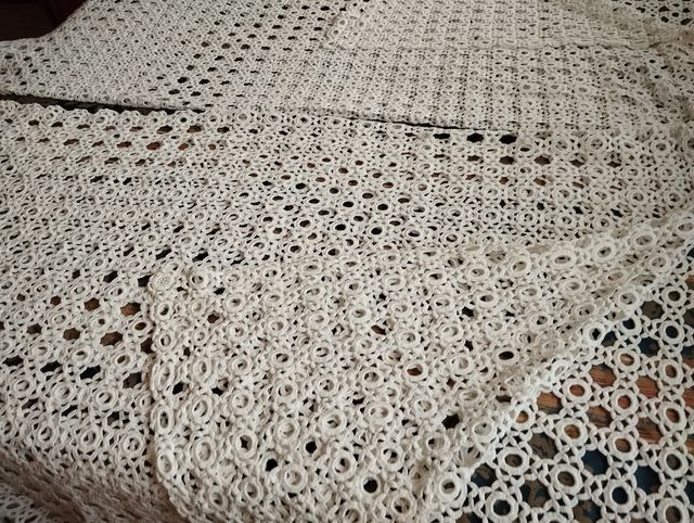 Dos colchas de ganchillo camas