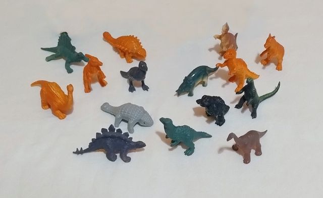 Dinosauri pupazzetti vari