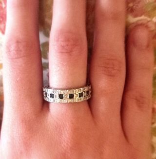 ANILLO CON CIRCONITAS COLOR ESMERALDA T 19