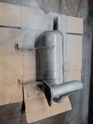 Silencioso trasero seat 600 D