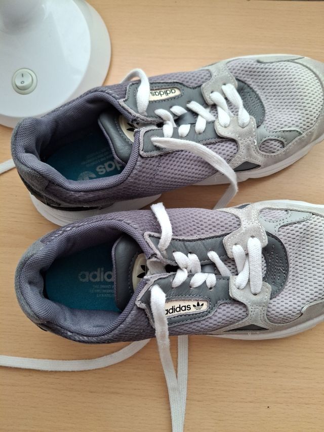 Deportivas Adidas falcón 39/1/3.