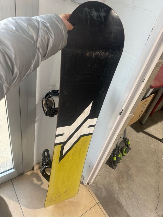 Tabla snowboard dakine