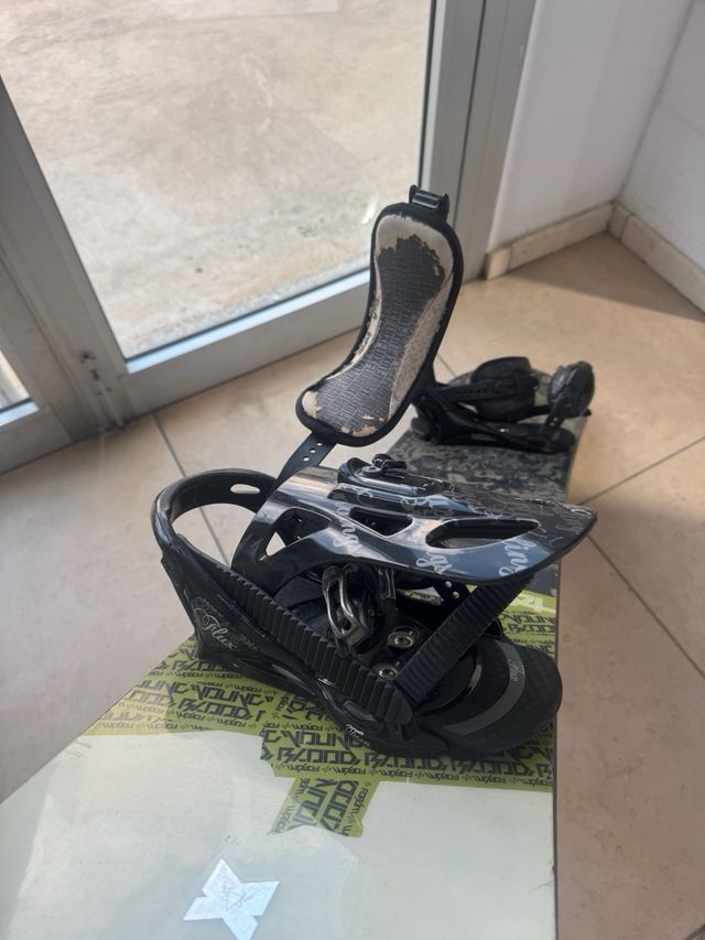 Tabla snowboard dakine