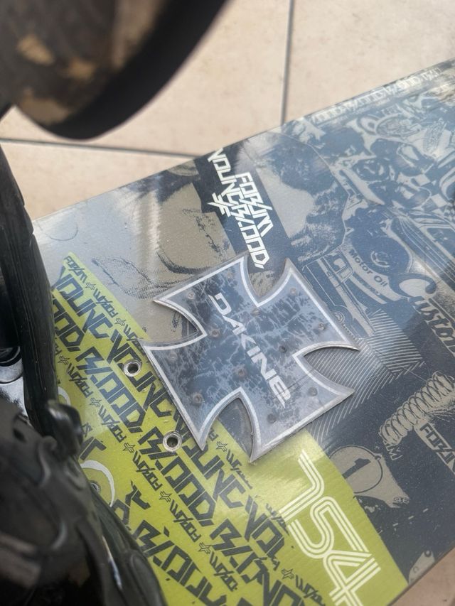 Tabla snowboard dakine