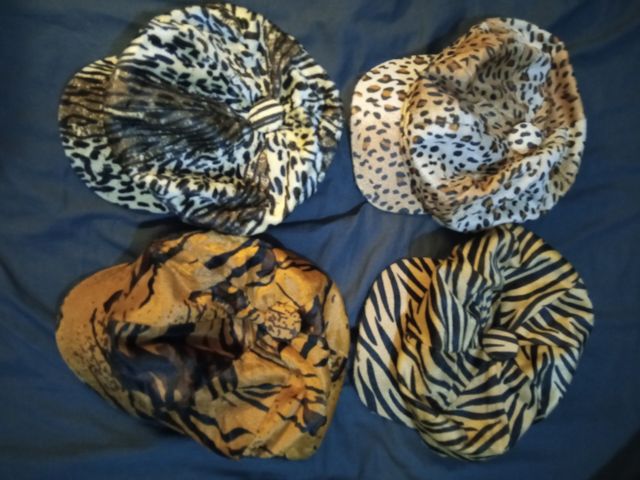 Lote de 4 gorras vintage de print animal, tigre y 