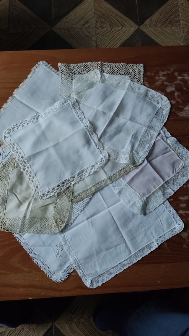 Lote 10 pañuelos o tapetes encaje