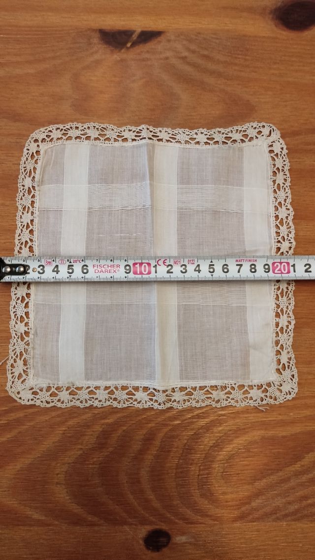 Lote 10 pañuelos o tapetes encaje
