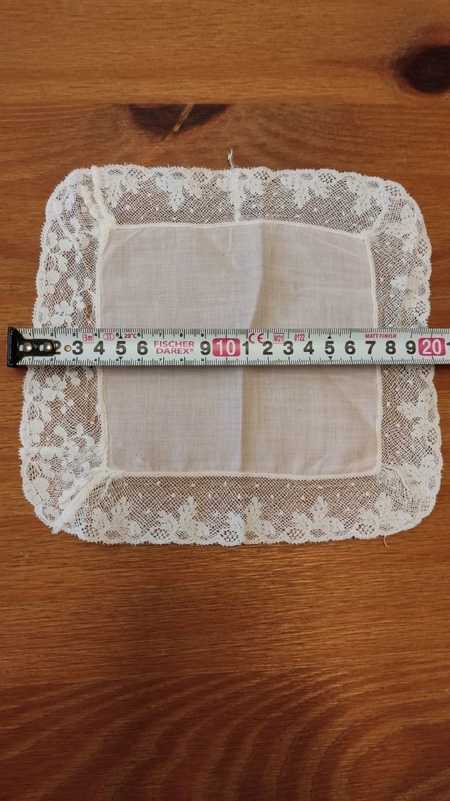 Lote 10 pañuelos o tapetes encaje