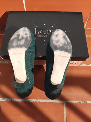 Zapatos verdes con tacón