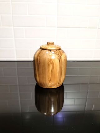 Barattolo contenitore da cucina in legno di ulivo