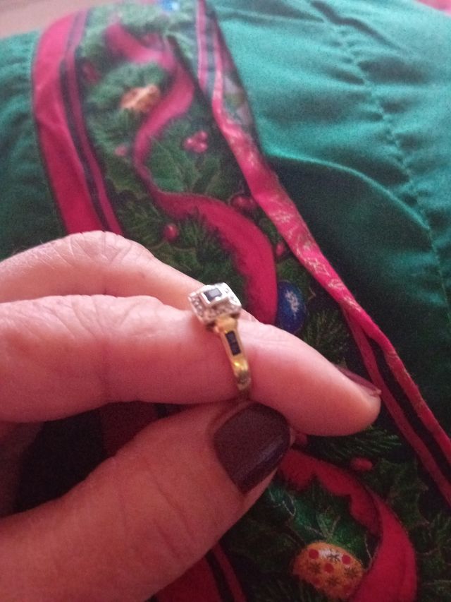 Anillo de oro 18kt con zafiro i brillantes