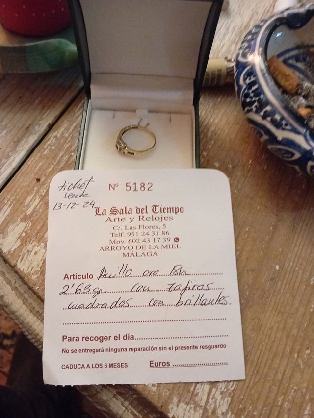 Anillo de oro 18kt con zafiro i brillantes