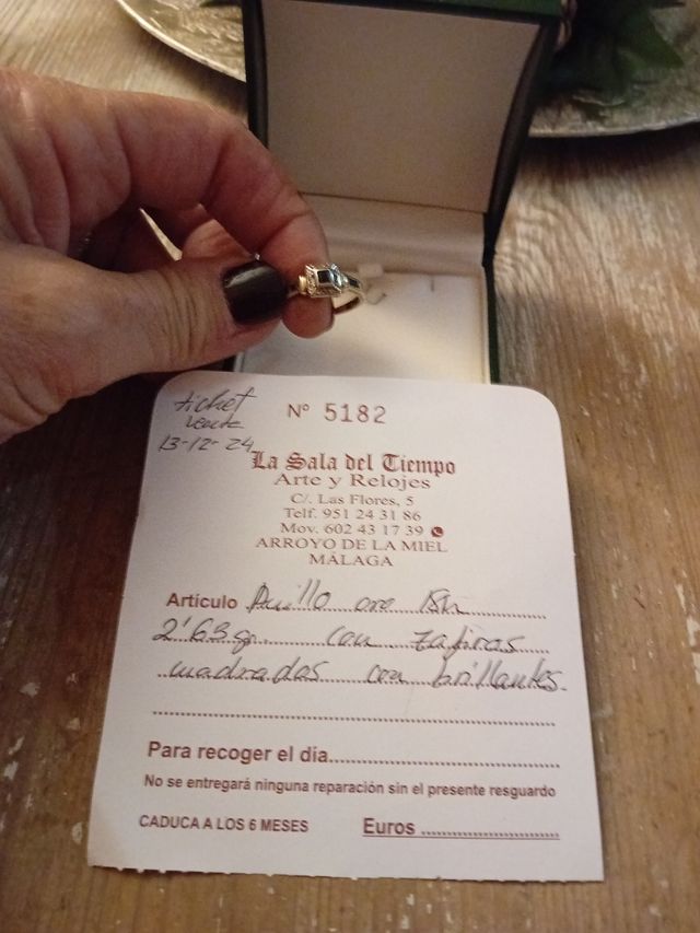 Anillo de oro 18kt con zafiro i brillantes