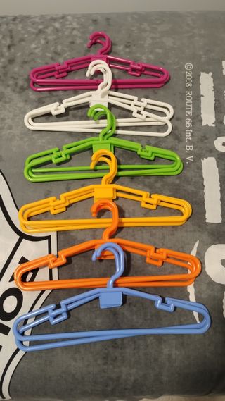 Lote de perchas infantiles
