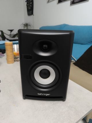 Monitores de estudio behringer