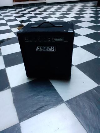 BAJO FENDER SQUIER 4 CUERDAS