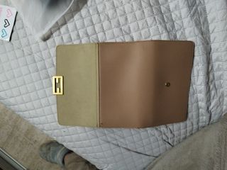 Monedero beige