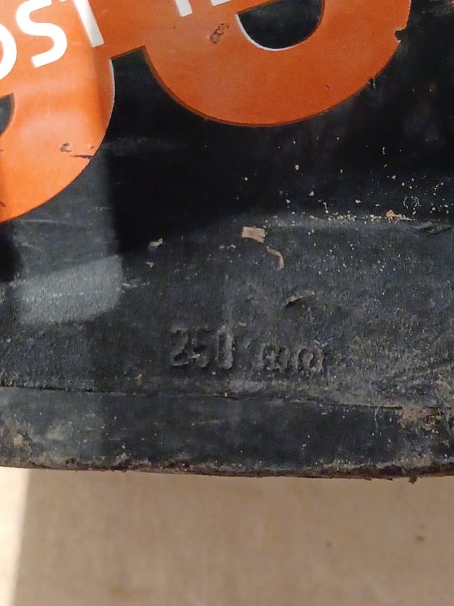 Equipo de Ski, botas y tablas.