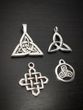 Pz. 4 Ciondoli Triskelion