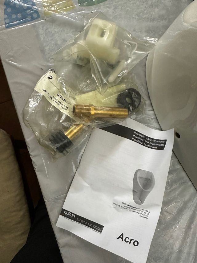 Urinario porcelanosa.