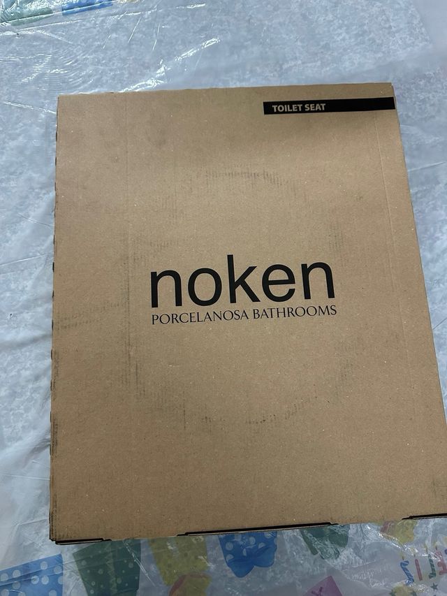 Asiento inodoro porcelanosa.