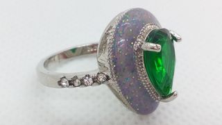 Anillo Gota Verde en Marco Brillante - Talla 7 USA