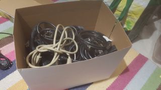 lote de cables de conexión y acometida. 
