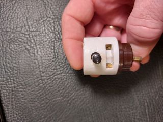 Interruptor para lámpara de bayoneta.