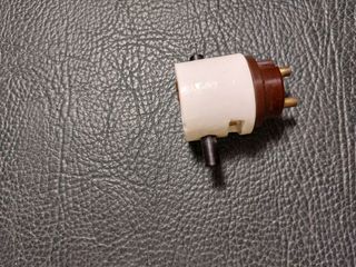 Interruptor para lámpara de bayoneta.