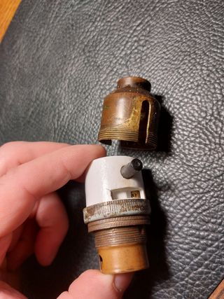 Interruptor para lámpara de bayoneta.