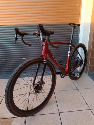 Gravel Trek Checkpoint Sl7