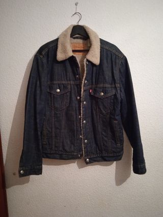 cazadora vaquera levi's con borrego