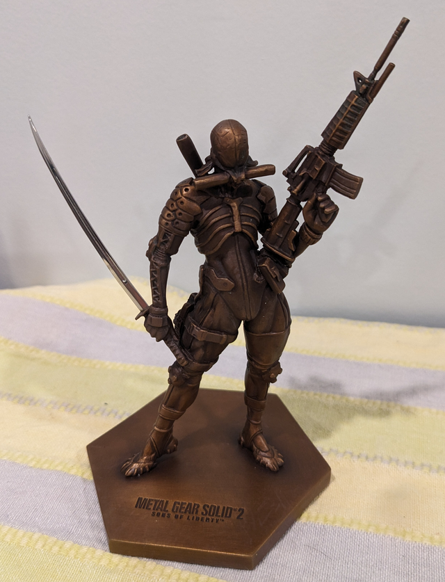 Estatuilla bronce Raiden Metal Gear Solid 2