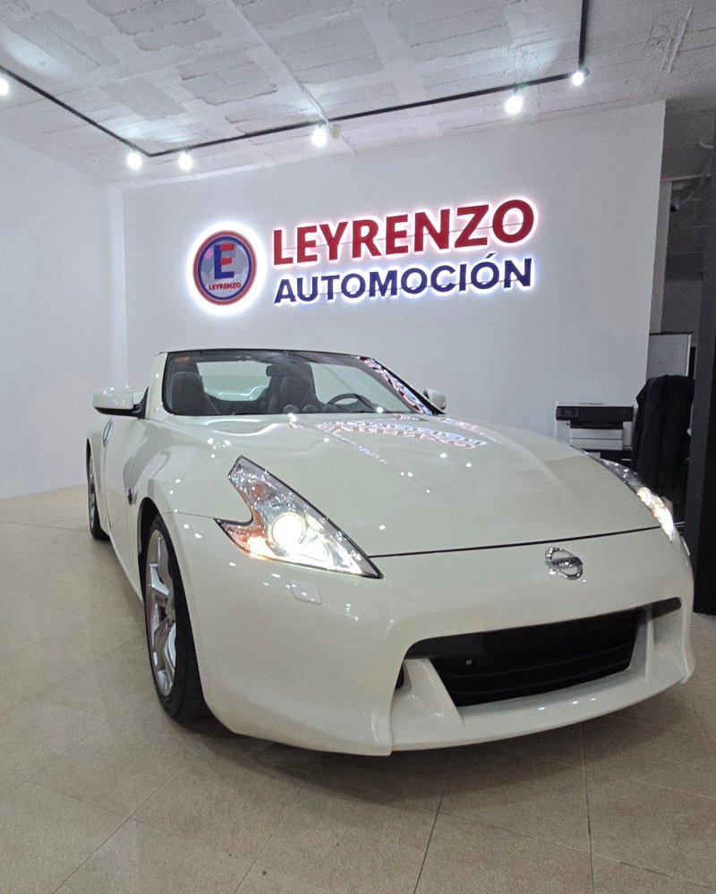 Nissan 370Z descapotable - foto 1