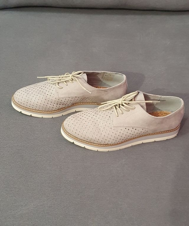 Zapatos talla 40.