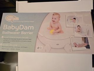Asiento + barrera baño bebé