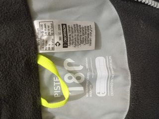 Cazadora decatlón waterproff wezde  sin estrenar