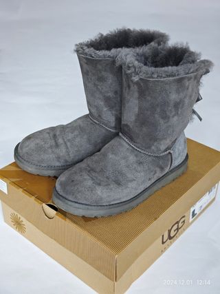 UGG Bailey Bow grigi con fiocchi