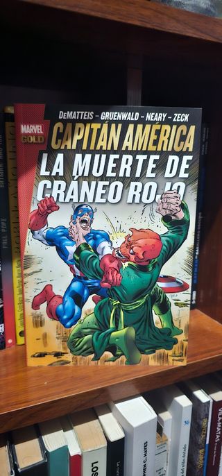 CAPITAN AMERICA LA MUERTE DEL CRANEO ROJO (MARVEL GOLD)