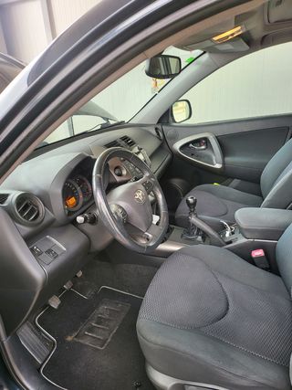 Toyota RAV4 2010