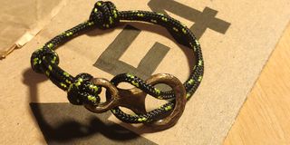 Pulsera artesanal de ocho de escalada  barrancos