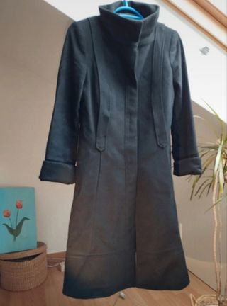 Abrigo de paño negro. Talla S