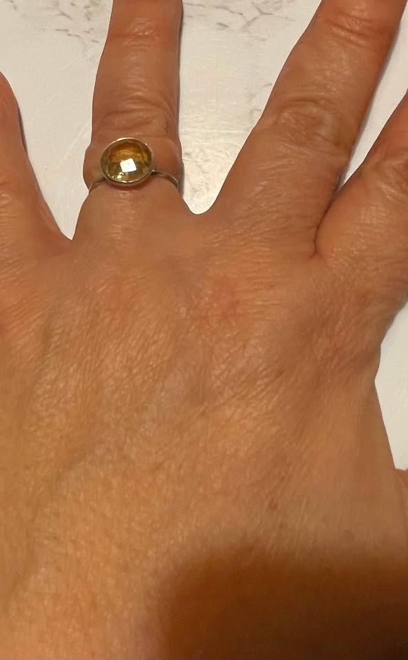 Anello artigianale in argento con Agata gialla